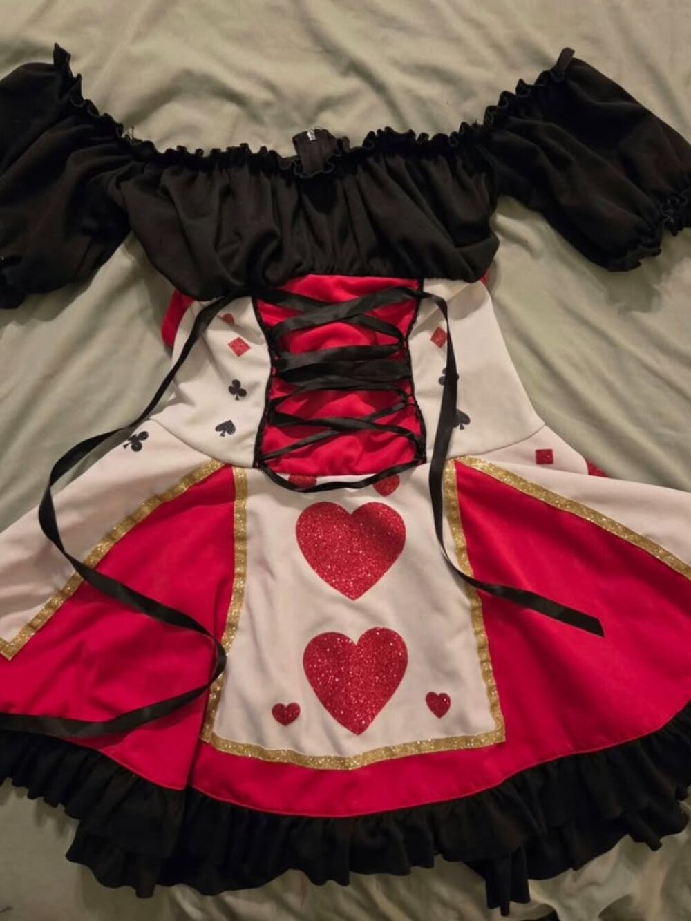 Women's SM Queen of Hearts Alice in Wonderland Halloween Costume